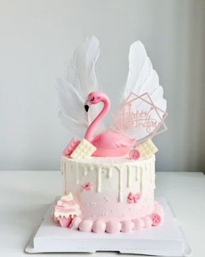Elegant Flamingo Cake